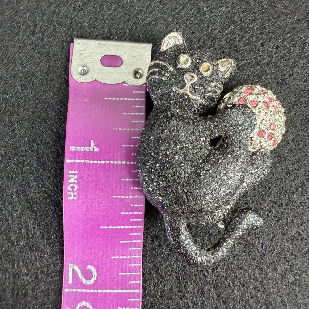 Vintage DaneCraft Black Cat Brooch Pin Cat Playing w Ball Glittery Rhinestones - Picture 7 of 9